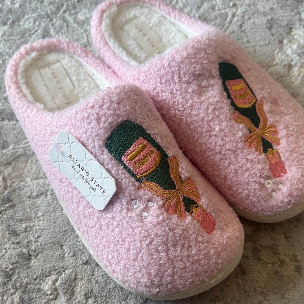 Altar’d State Pink Sherpa Champagne Bottle Slip-On Slippers